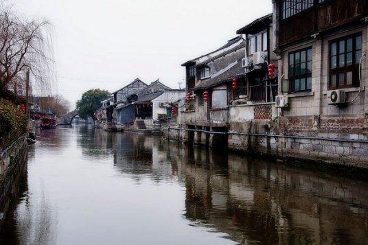 业绩预告不及预期，游戏和微盘股均出现持续预期下调